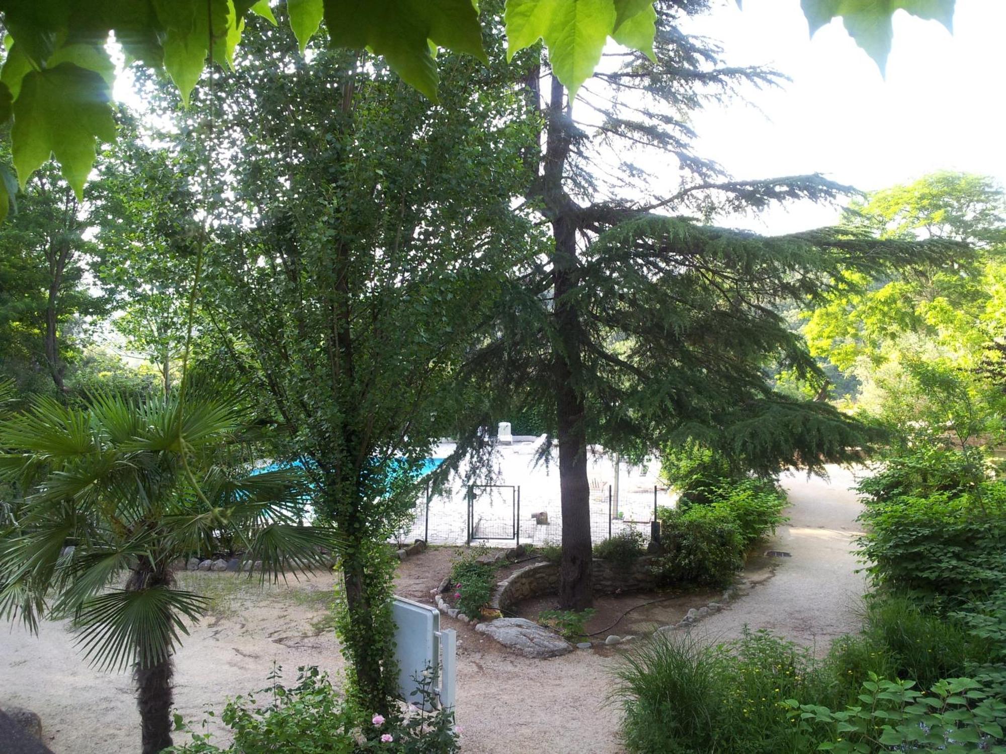Apart'Hotel Les 4 Sources Corbés Exterior foto