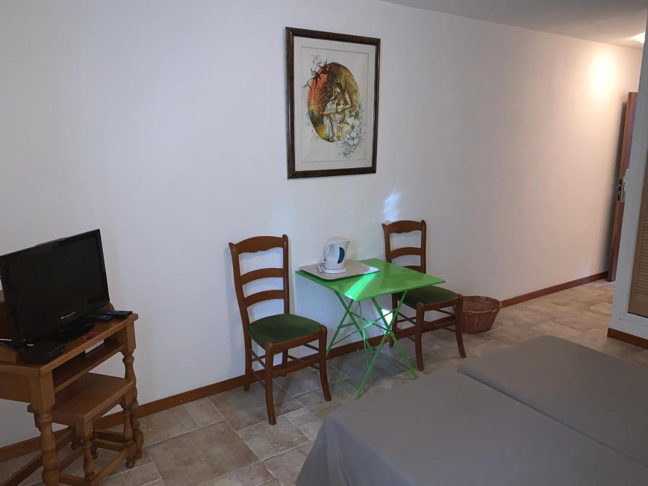 Apart'Hotel Les 4 Sources Corbés Exterior foto